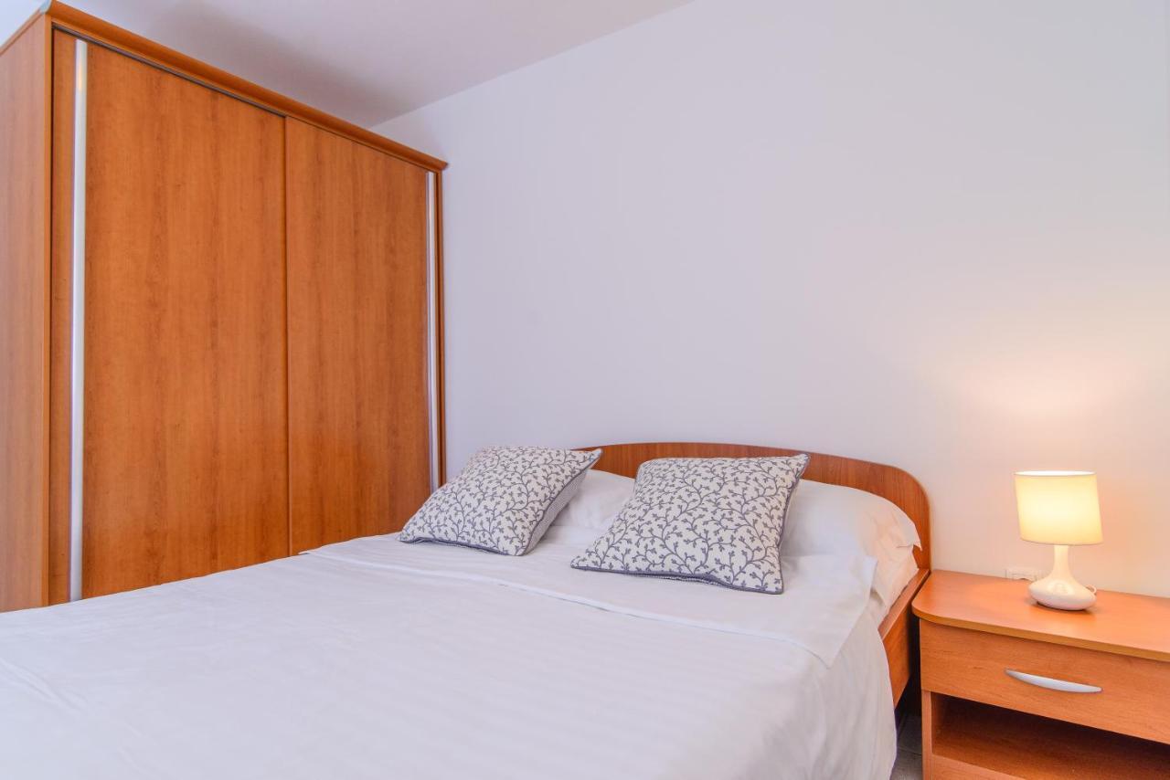 Apartments Dubravka Trogir Bagian luar foto